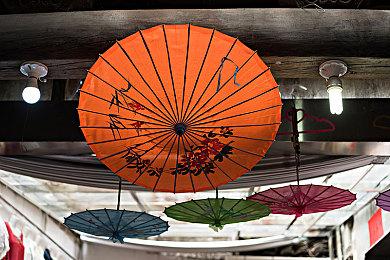 《生化危机4：重制版》登上FAMI通杂志封面 里昂太帅